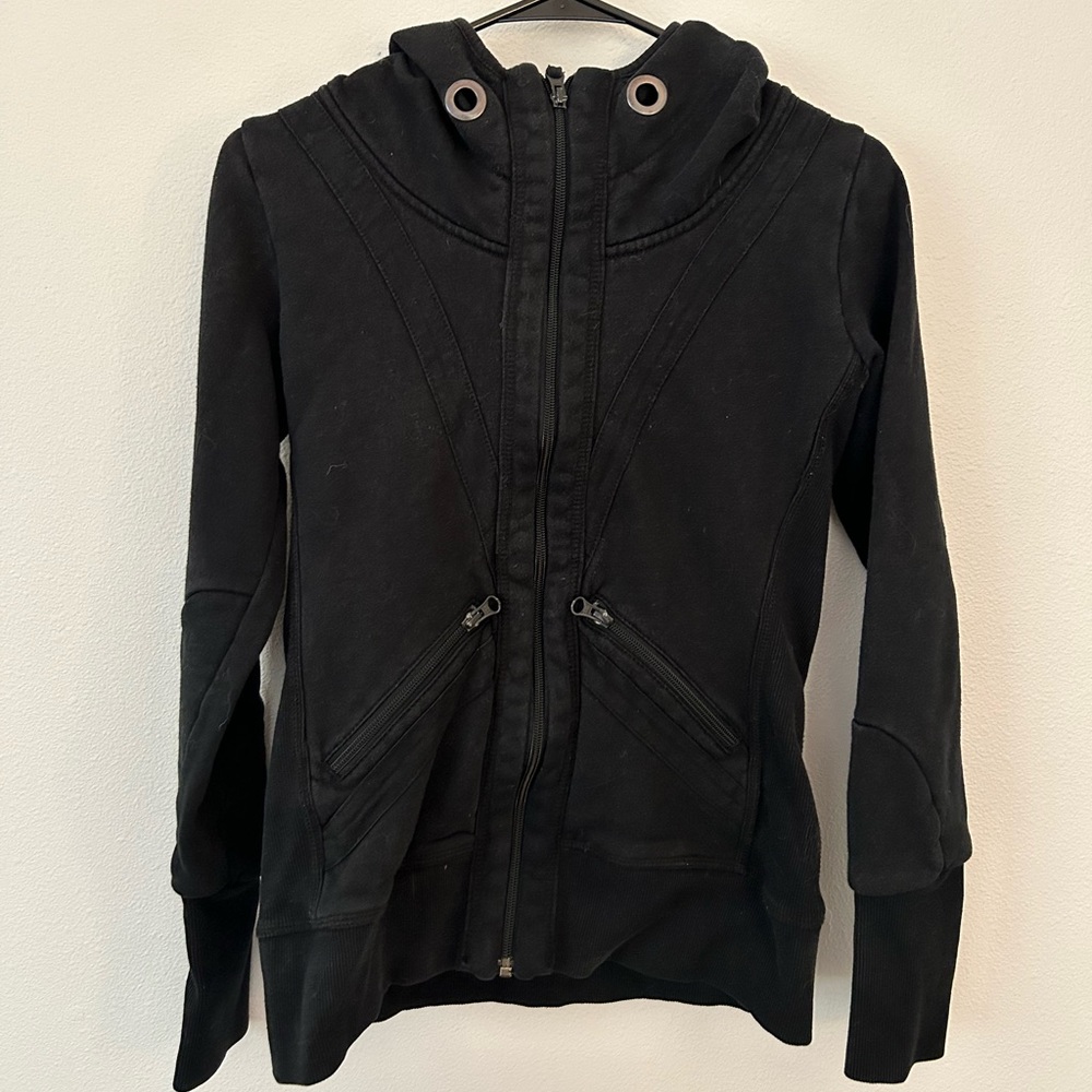 Unknown brand & size sweatshirt. fits size small.